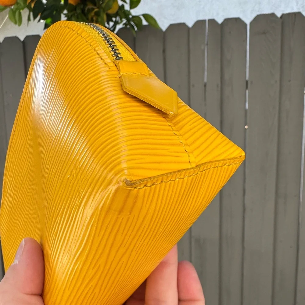 Louis Vuitton Epi Yellow Cosmetic Pouch Tassili Leather LV Clutch Bag Authentic - Picture 8 of 9